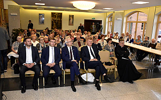 Studenci Uniwersytetu Trzeciego Wieku zainaugurowali nowy rok akademicki Studenci Uniwersytetu Trzeciego Wieku zainaugurowali nowy rok akademicki